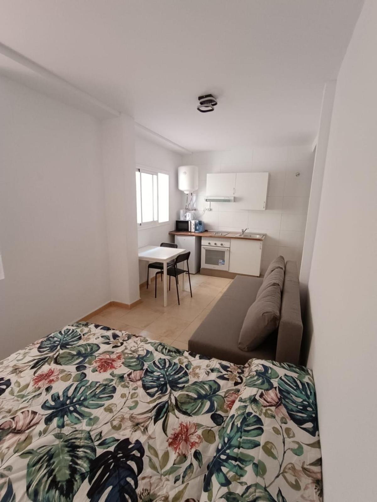Apartamentos Larios Malaga Exterior photo